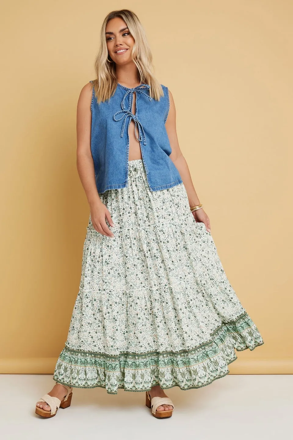 Yours Curve Light Green Ditsy Floral Tiered Skirt