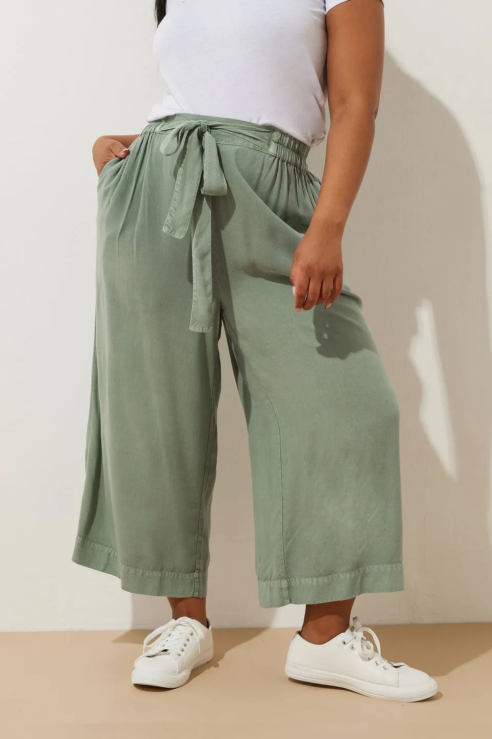 Yours Curve Sage Green Chambray Tie Waist Cropped Trousers