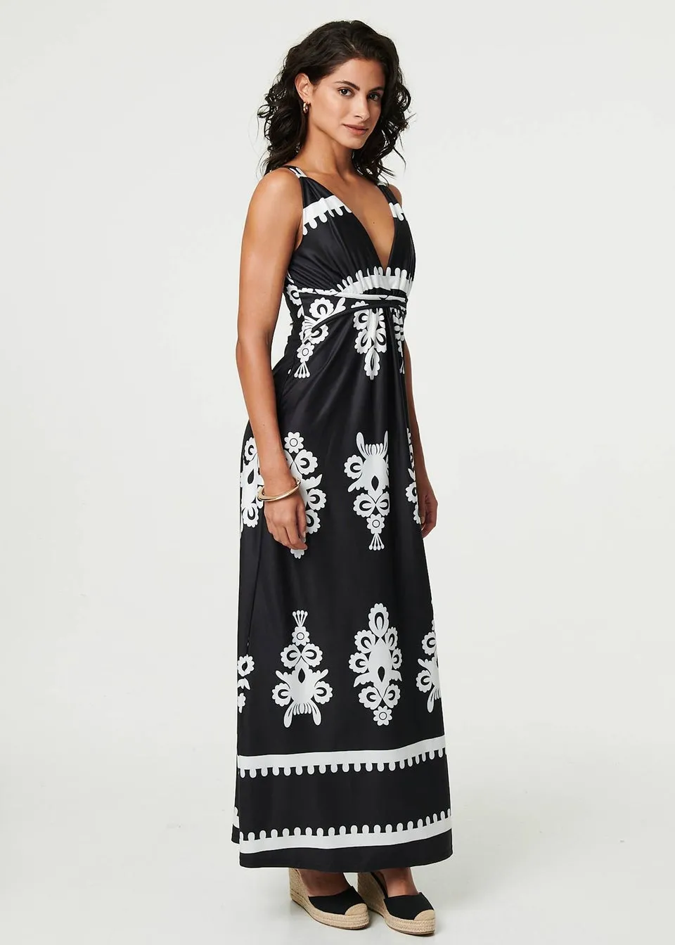 Izabel London Black Ikat Print Sleeveless Empire Maxi Dress