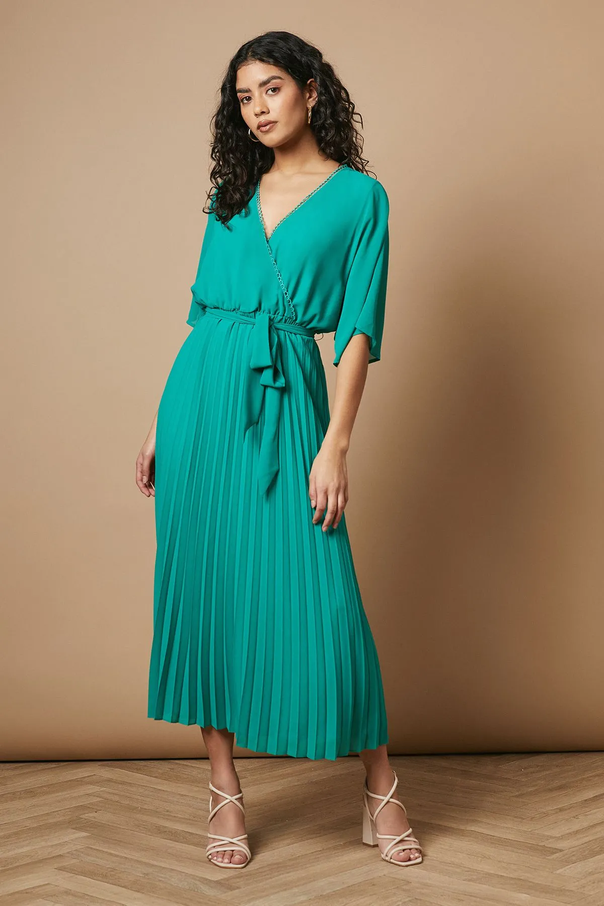 Petite Occasion Kimono Sleeve Pleated Midi Dress