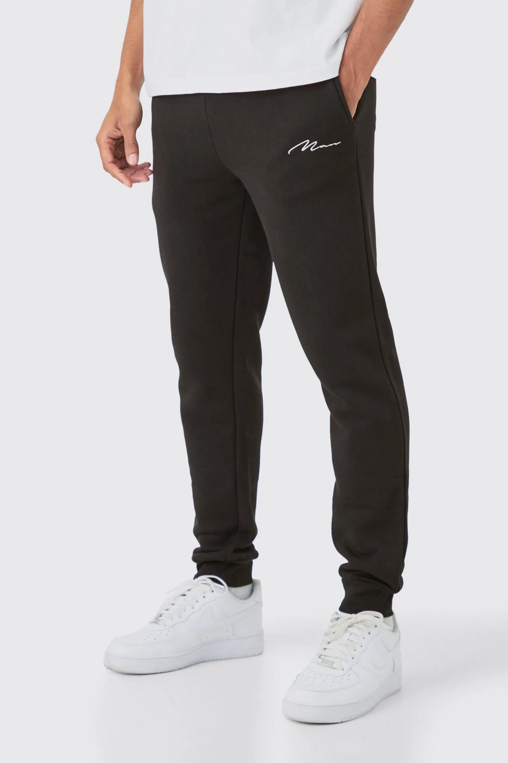 Man Signature Regular Fit Jogger