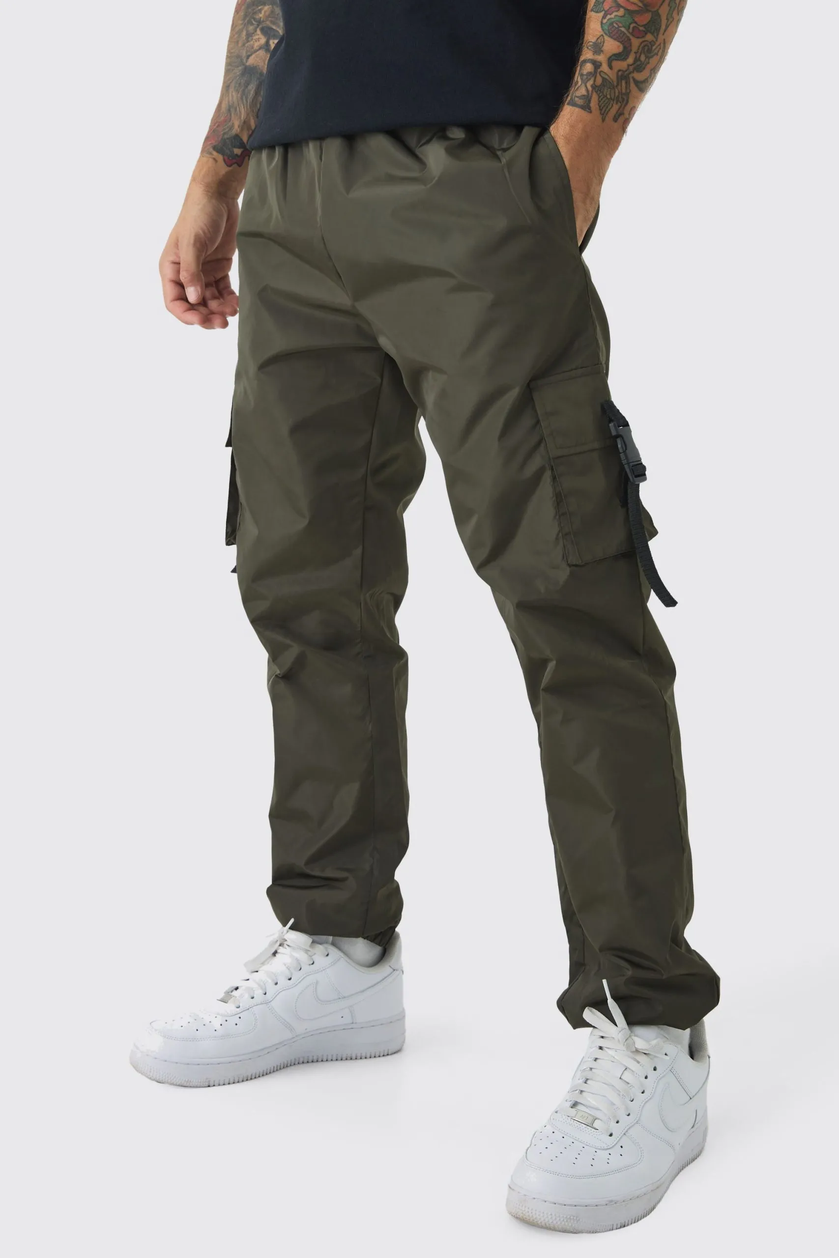 Elasticated Waist Slim Fit Man Shell Cargo Jogger