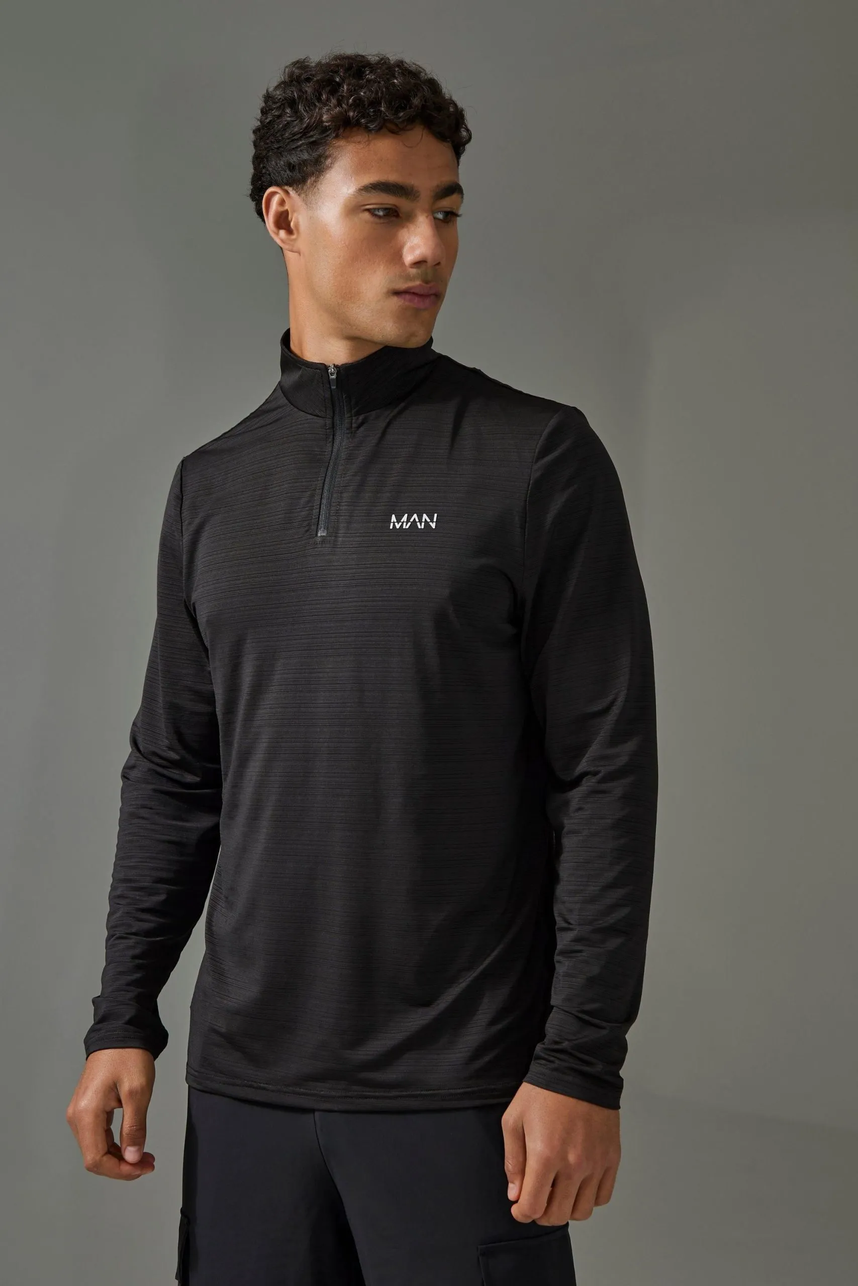 Man Active Lightweight Performance 1/4 Zip