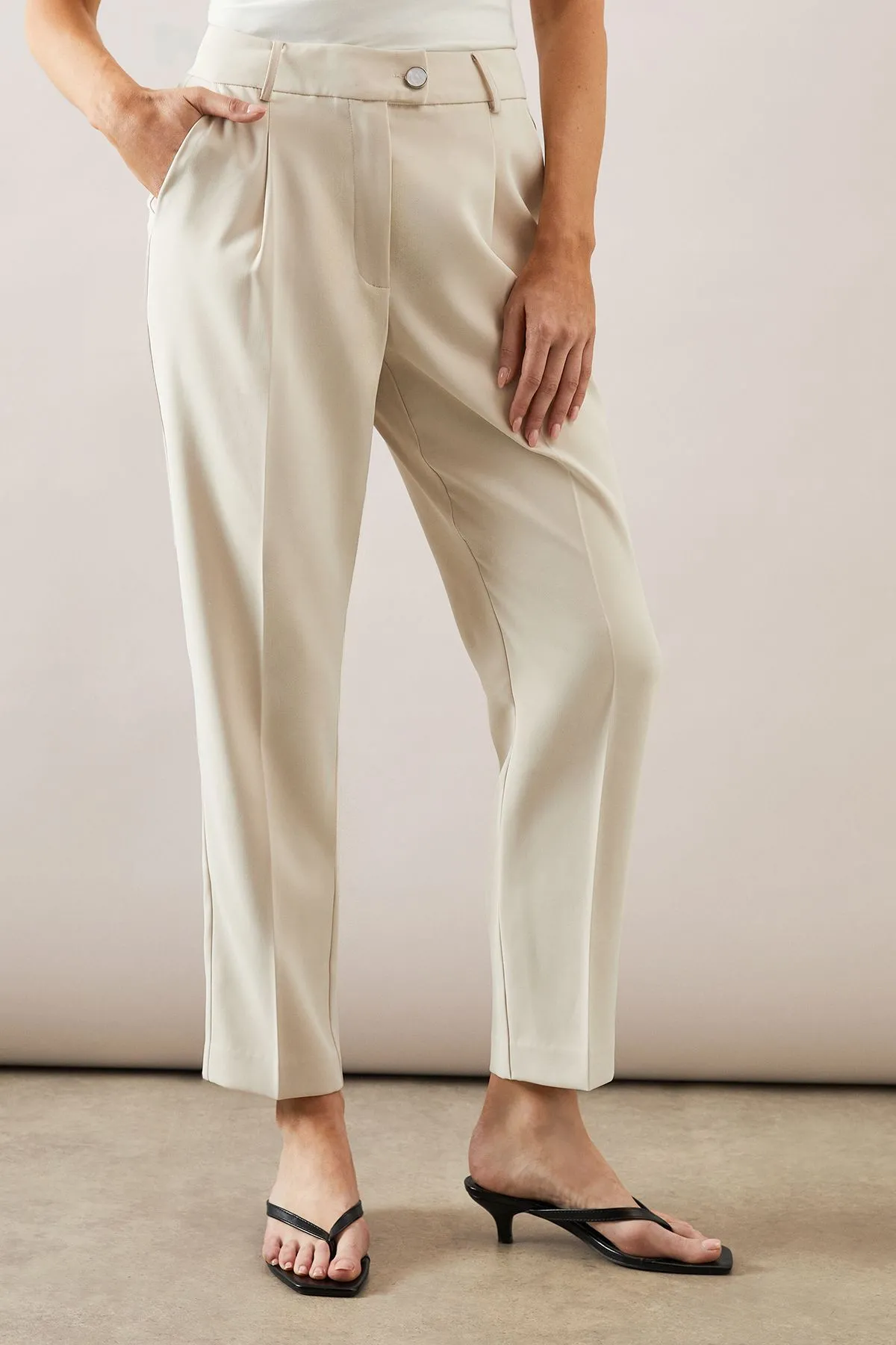 Tailored Button Tapered Trouser