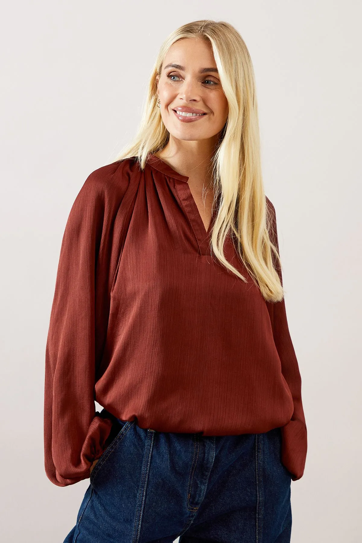 Petite Crinkle Satin Balloon Sleeve Blouse