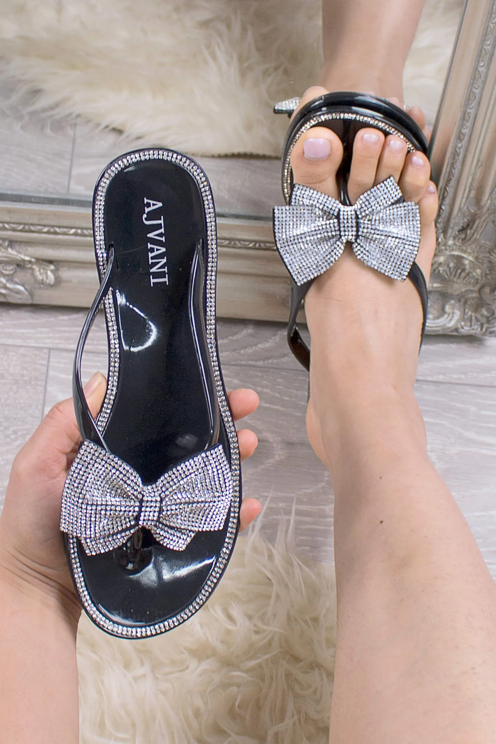 Flat  Heel Toe Post Diamante Bow Sparkly  Sandals