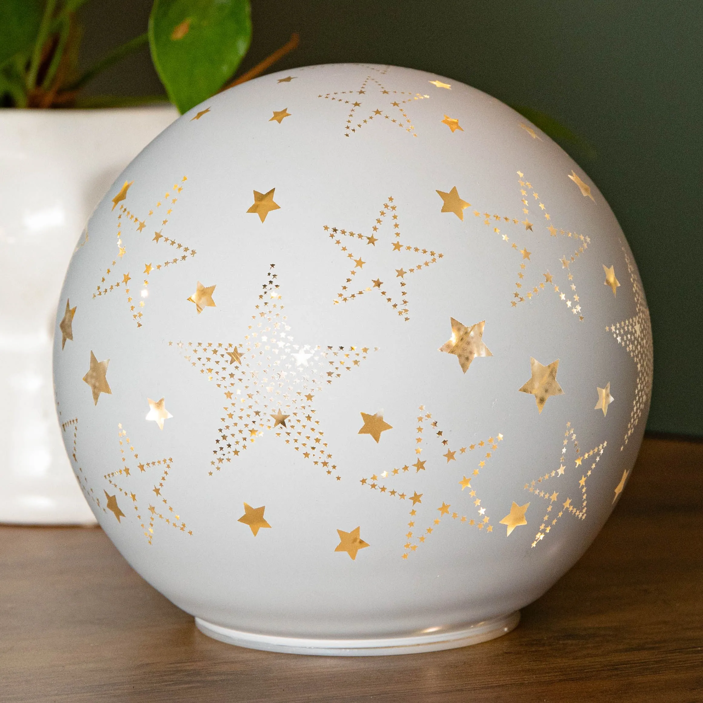 15cm Battery Operated Light up Star Glass Ball in White with Warm White LEDs