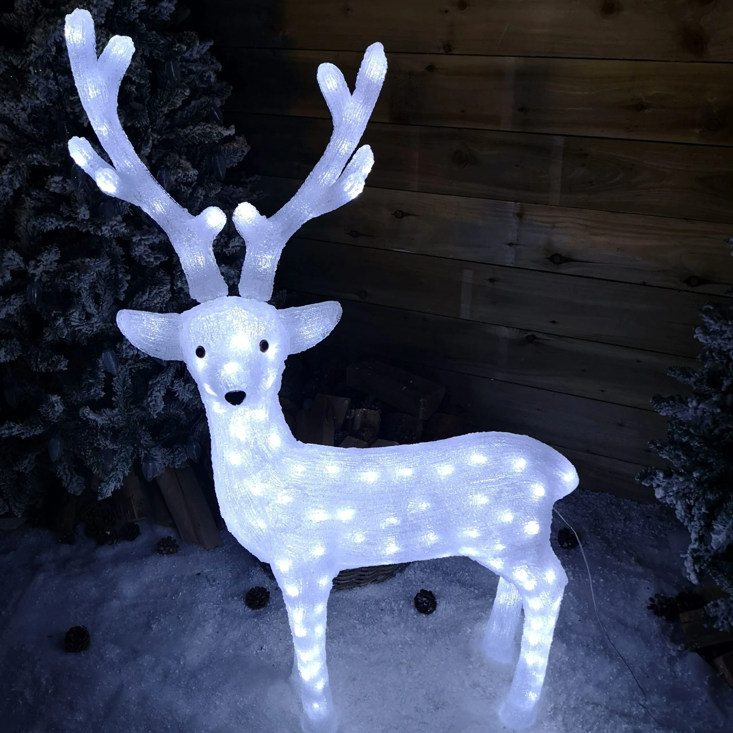115cm LED Indoor Outdoor Standing Christmas Reindeer Decoration in Cool White