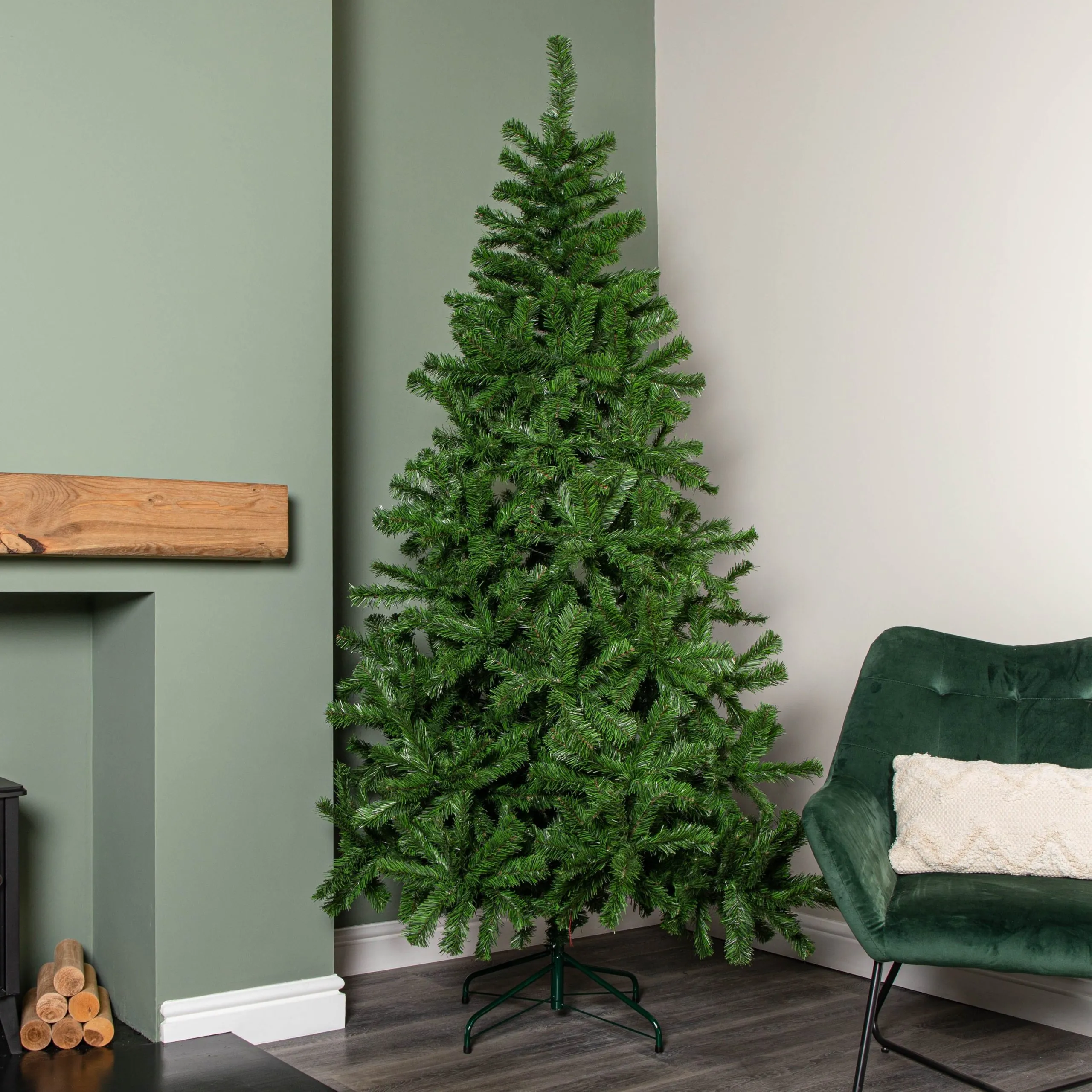 8ft Colorado Spruce Christmas Tree in Green with 1095 tips