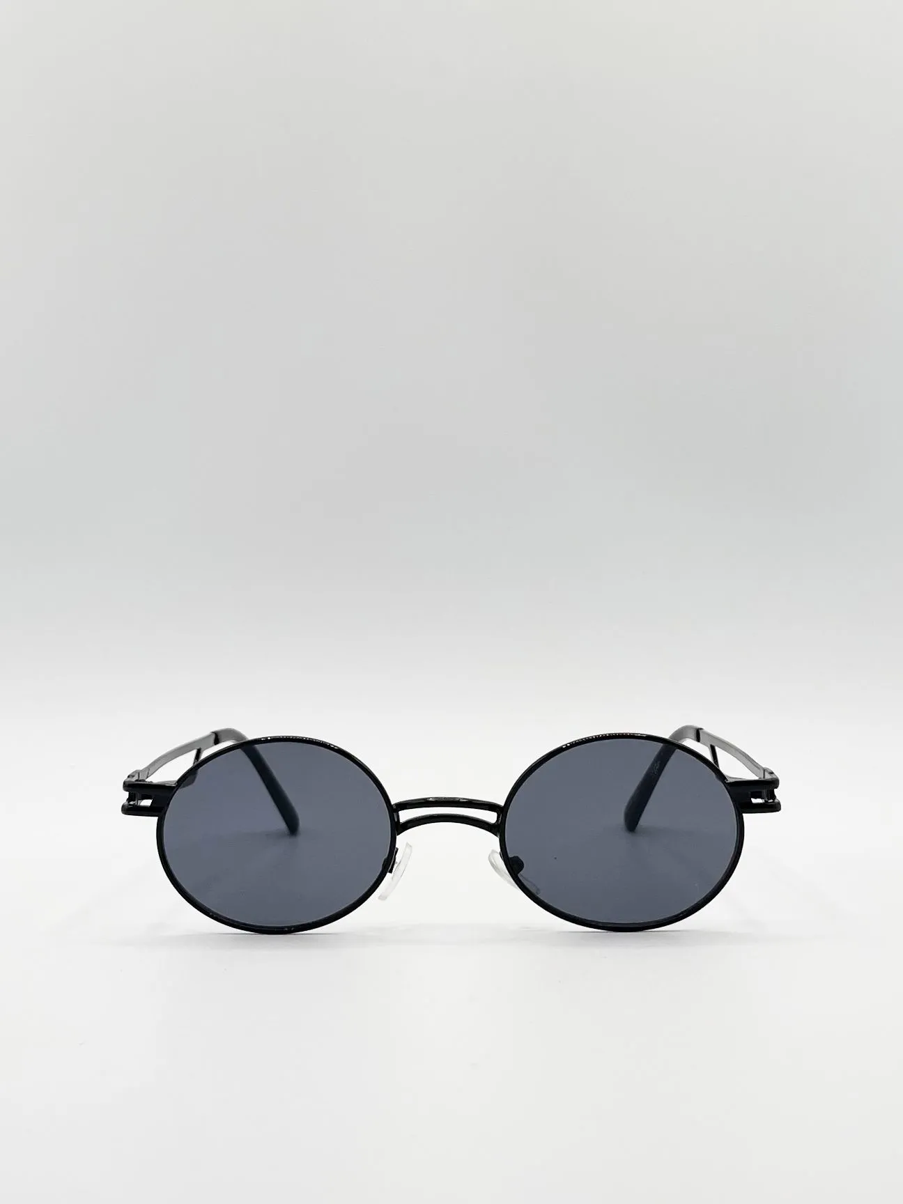 Retro Round Sunglasses in Black