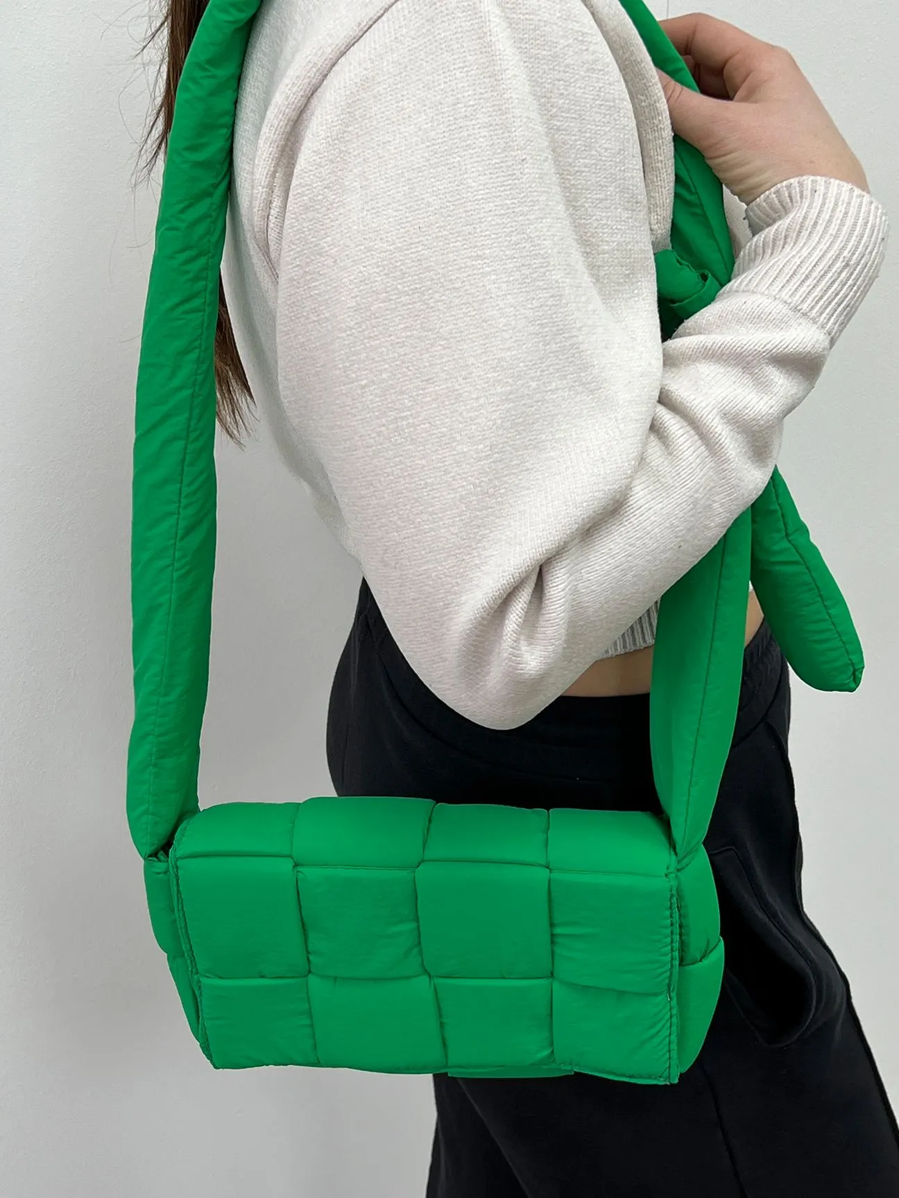 Soft Woven Pillow Shoulder bag