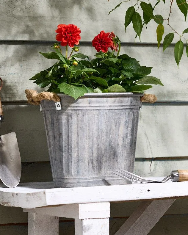 Traditional Medium Ribbed Metal Flower Plant Pot Outdoor Garden Planter with Rope Handles (Dia) 22cm, (H)27cm