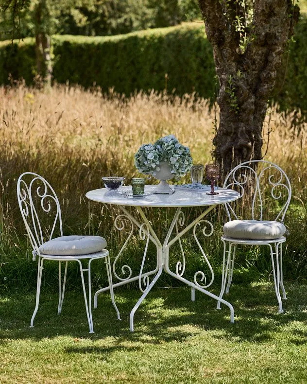 Traditional Two Person Garden Iron Bistro Table and Chairs Set with Free Seat Pads