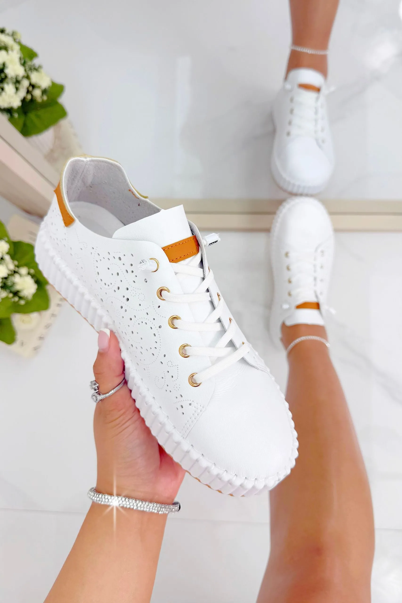 Chic Dash Trainers
