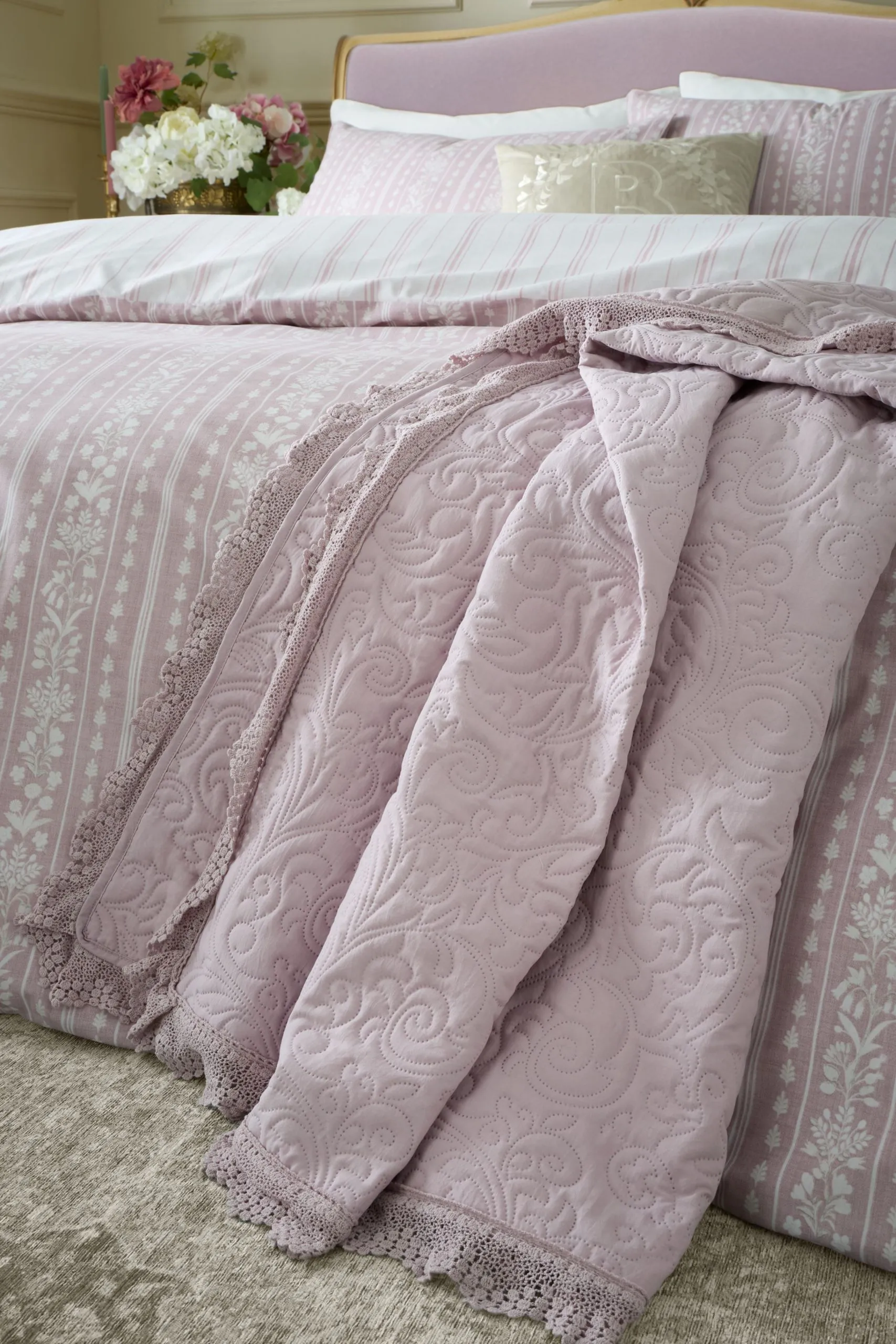 'Silhouette Floral Lace' Bedspread