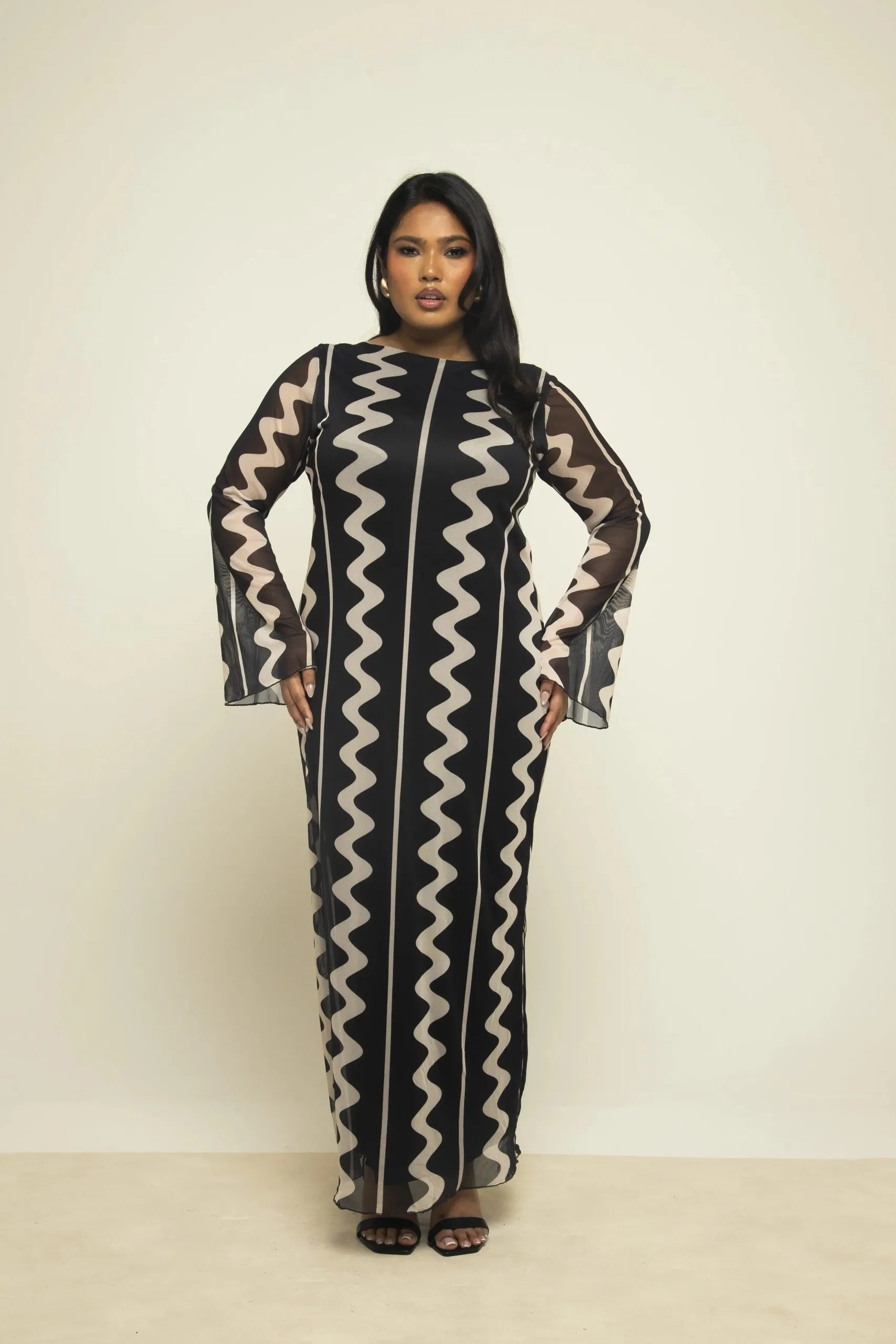 Curve Mono Print Mesh Flare Sleeve Maxi Dress