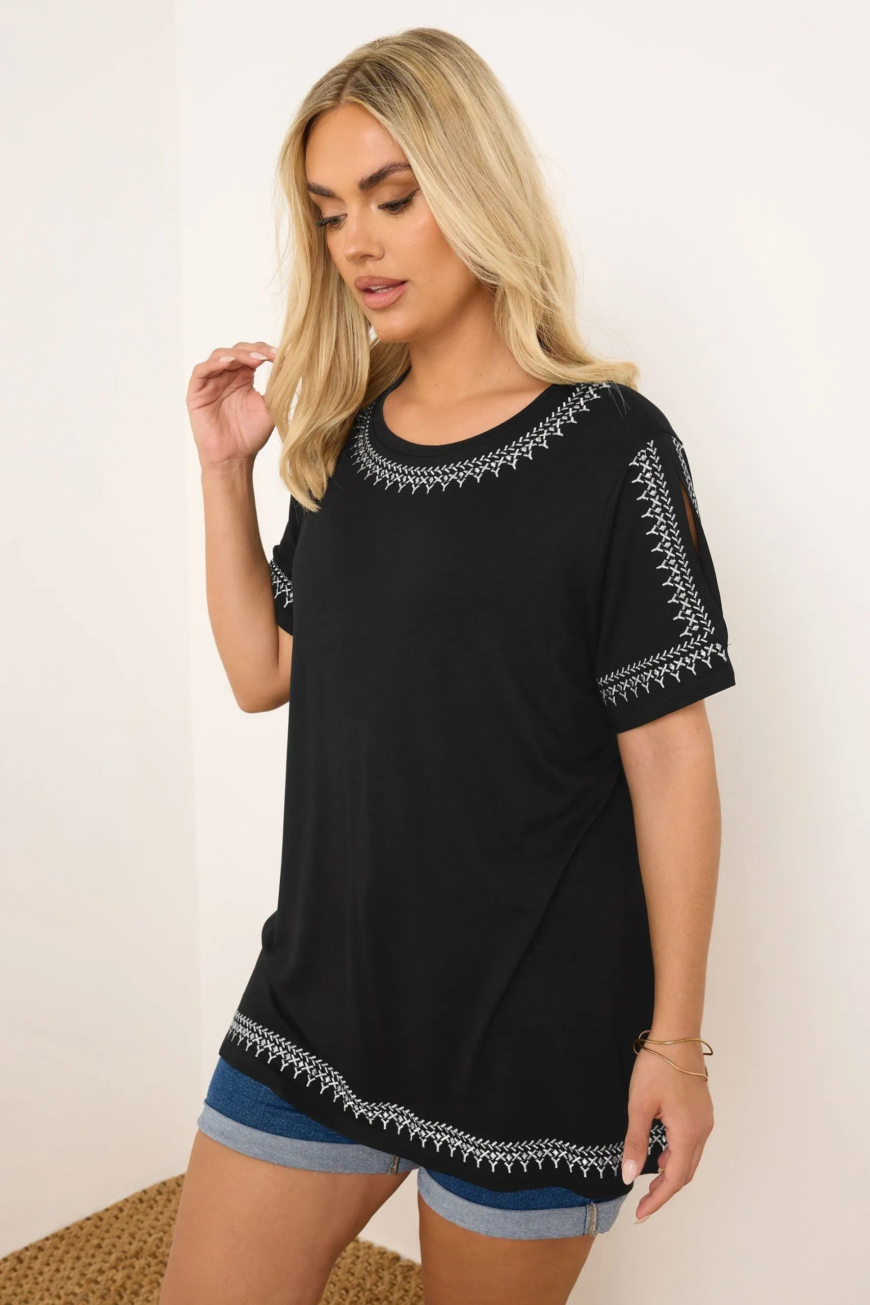 Embroidered Short Sleeve T-Shirt