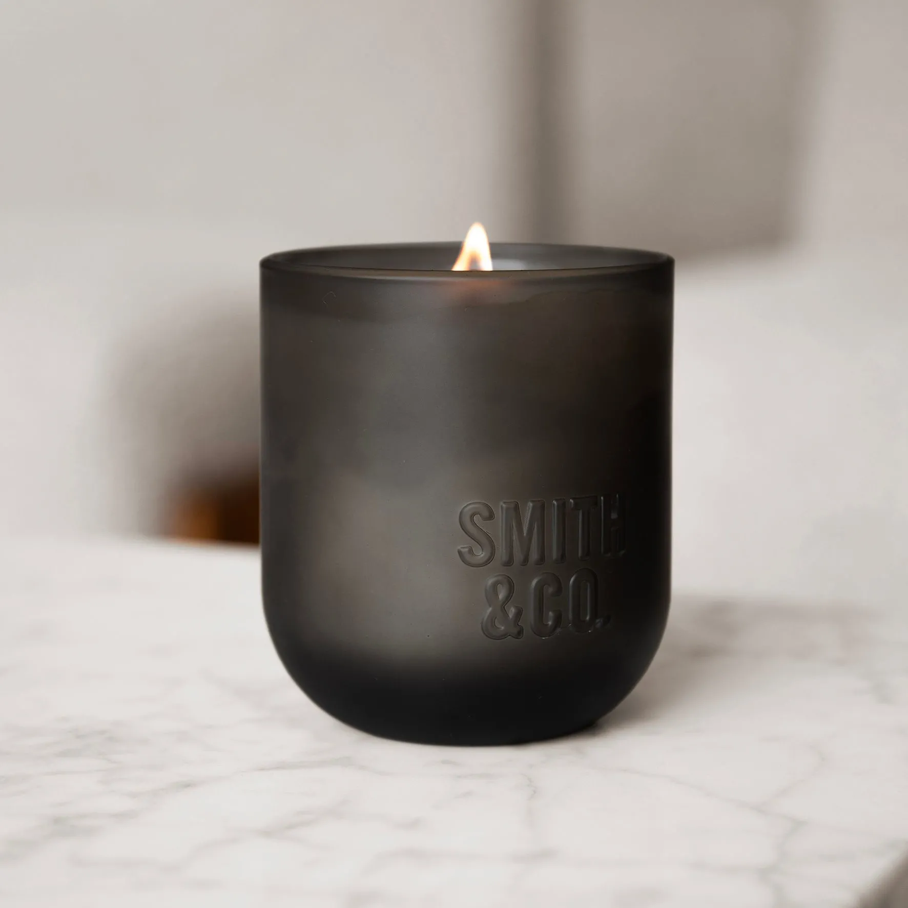 Smith & Co 250g Candle - Tabac & Cedarwood